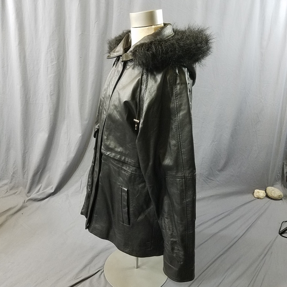 Coft & Barrow black leather winter jacket with removable faux fur trimmed hood. - Picture 3 of 13